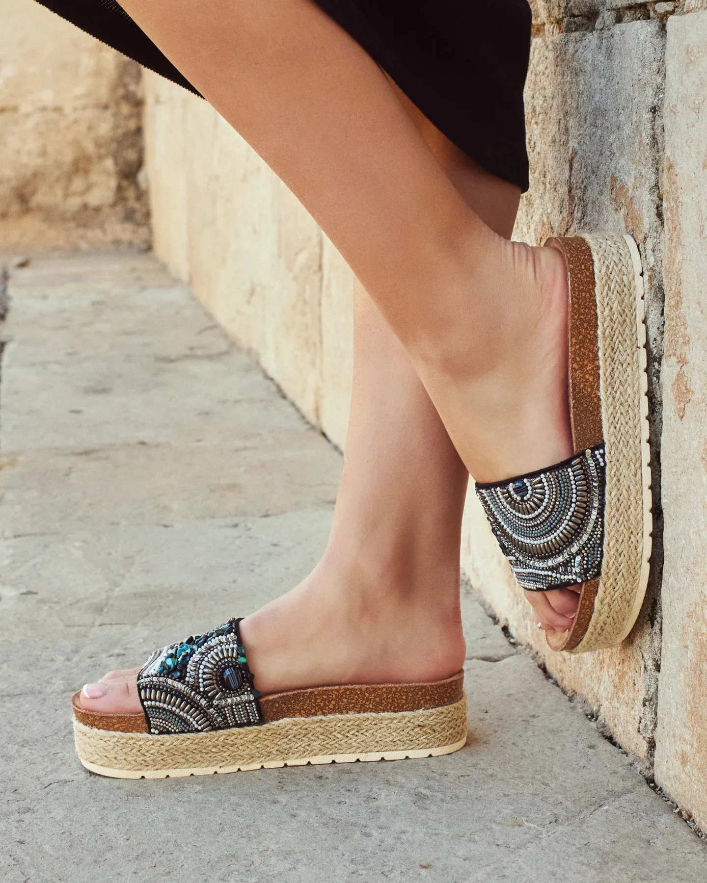 ALESSA BLACK  SANDALIA CON PLATAFORMA BAJA