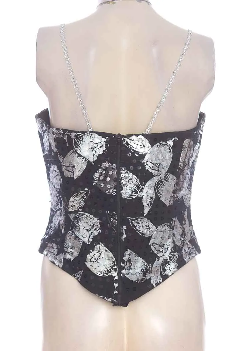 BLUSA COLOR NEGRO  CLOSEANDO
