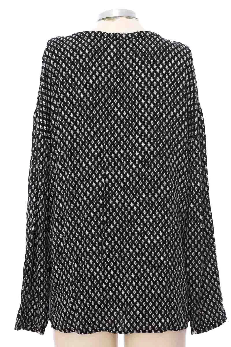 BLUSA COLOR NEGRO  SYBILLA