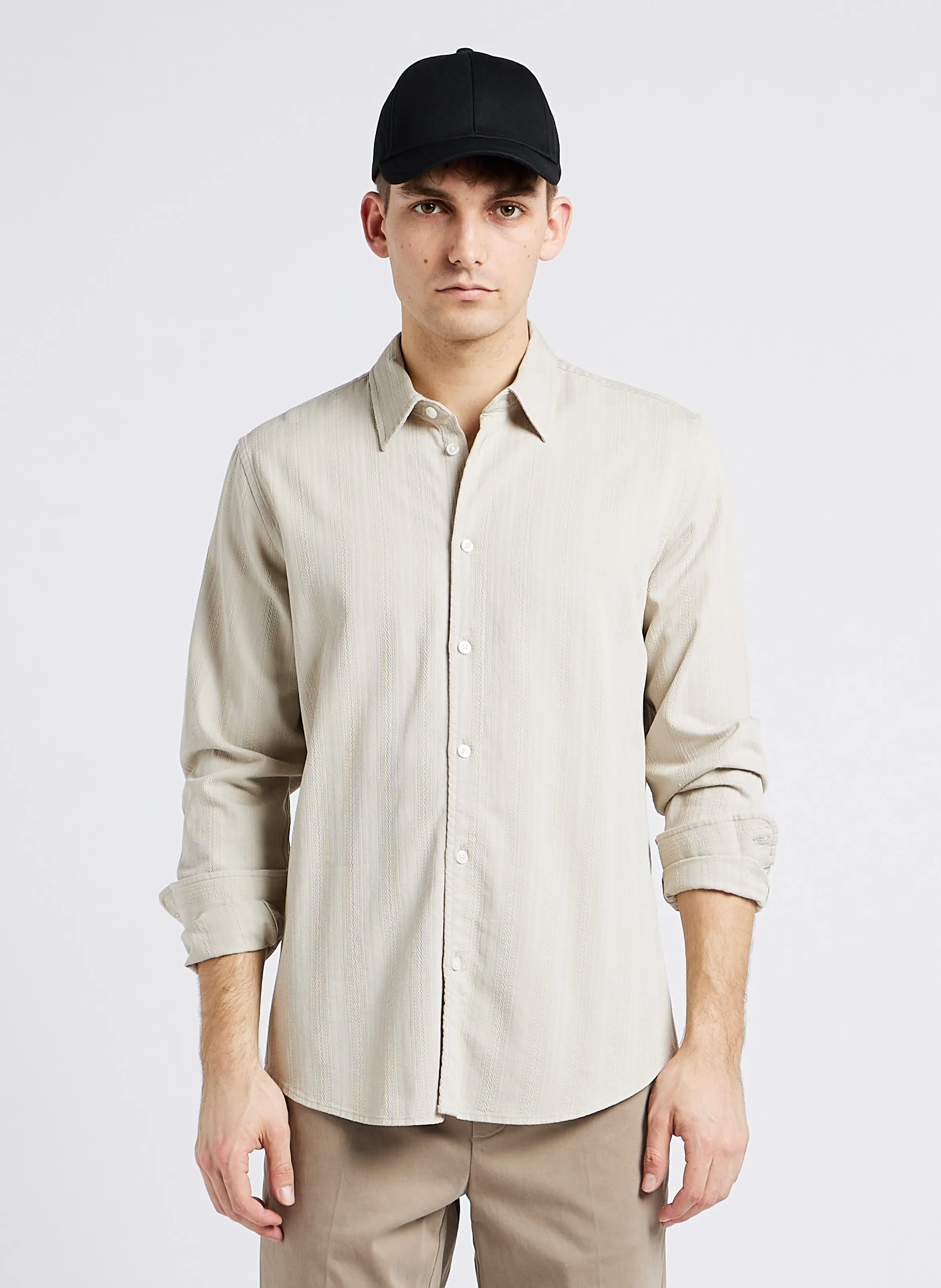 Camisa regular fit de mezcla de algodón con cuello clásico en beige