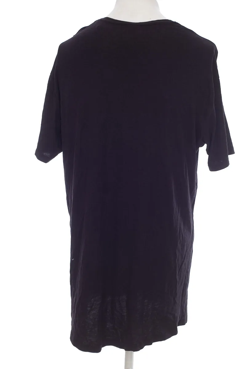 CAMISETA COLOR NEGRO  BERSHKA