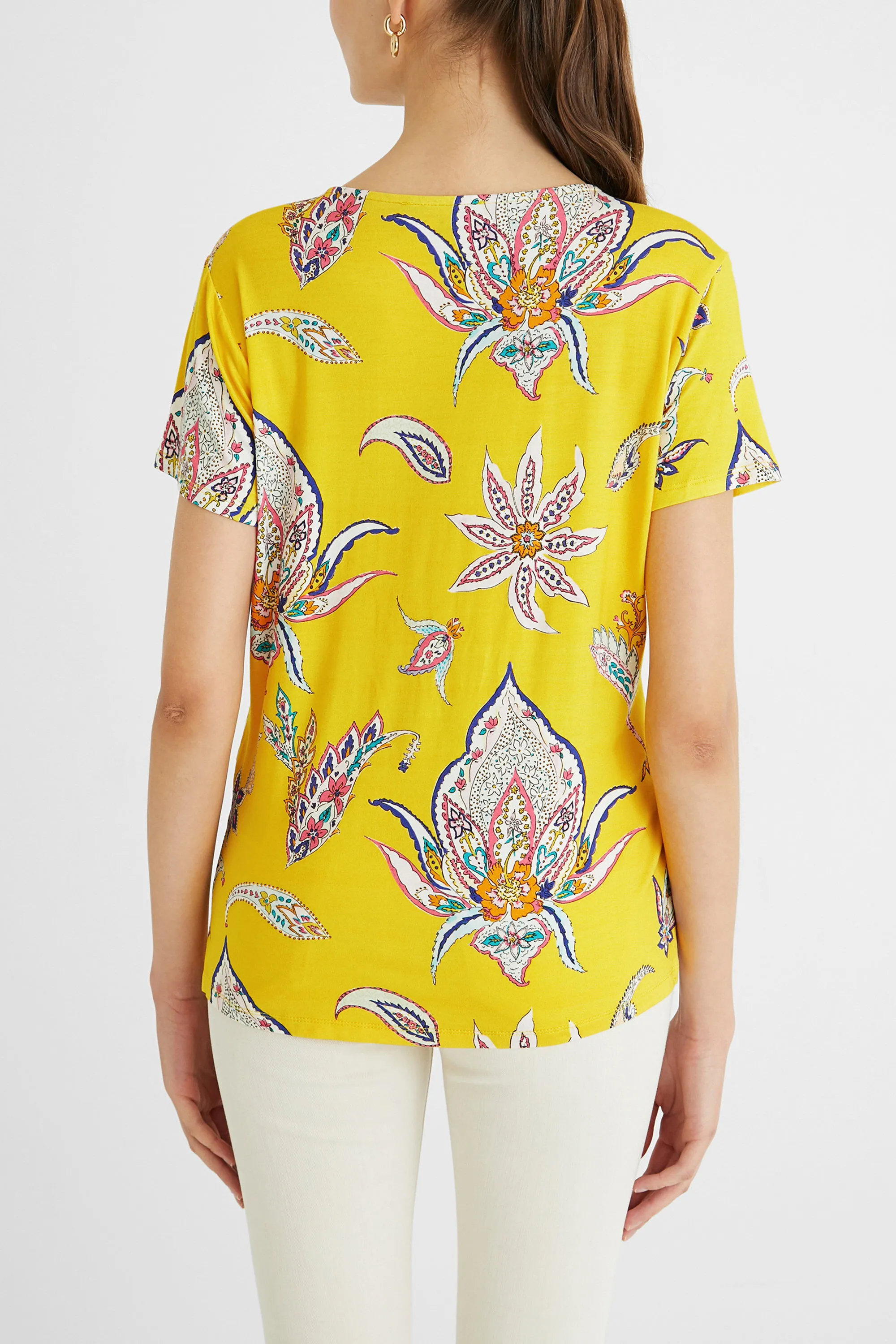 Camiseta paisley cuello pico