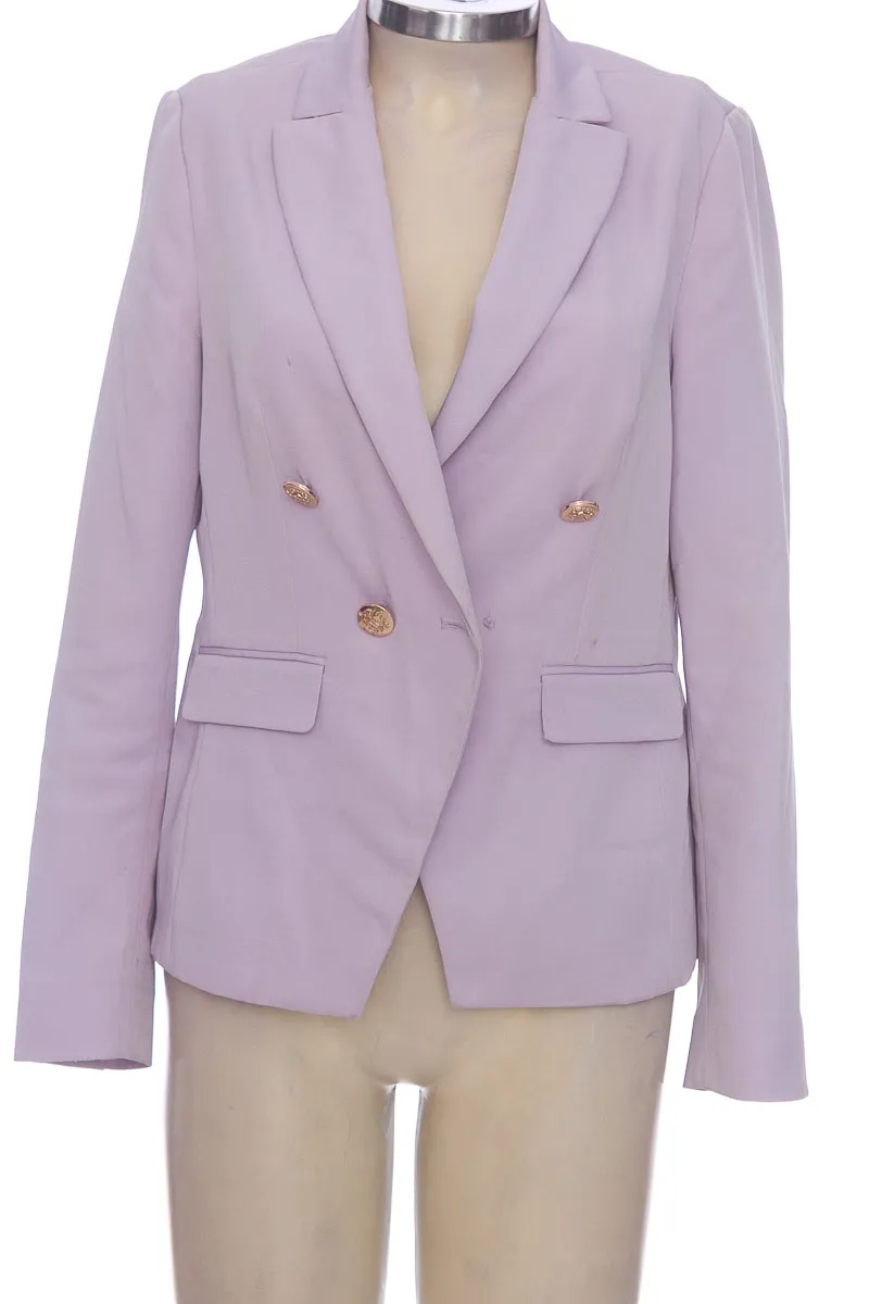CHAQUETA / ABRIGO COLOR MORADO  ROJO TÚ