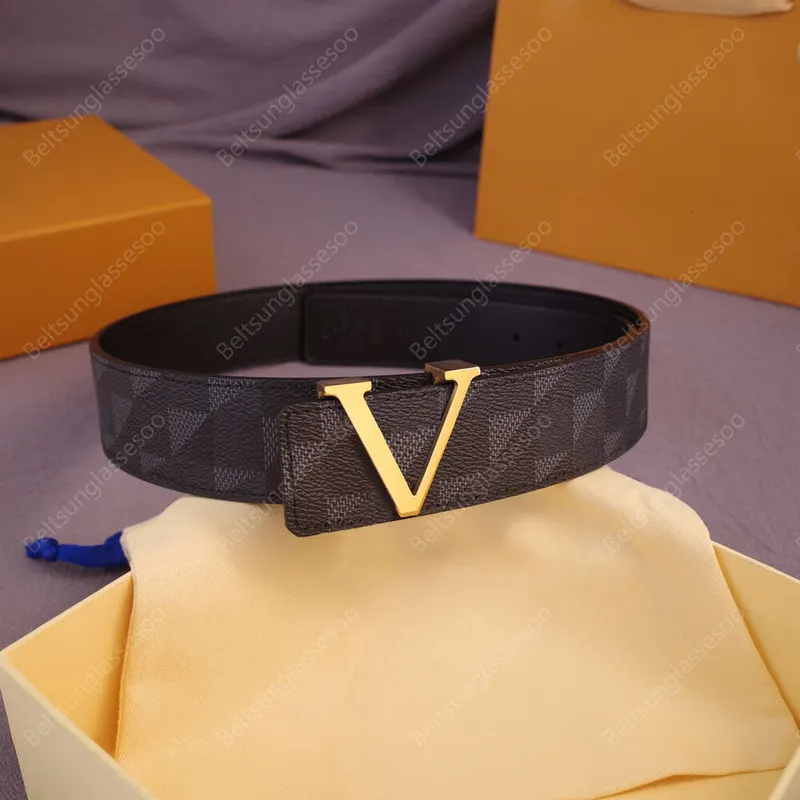 Cinturón de diseñador para hombre Letras de cuero de vaca Hebilla Cinturón de lujo Venta flash Ceinture Luxe Hombre Mujer Moda P