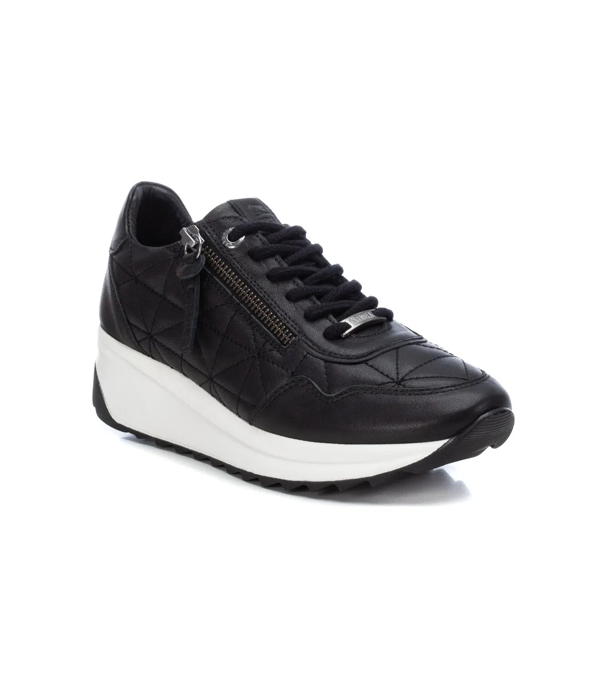 Deportivo de piel negra para mujer