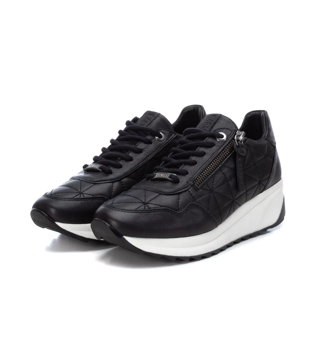Deportivo de piel negra para mujer