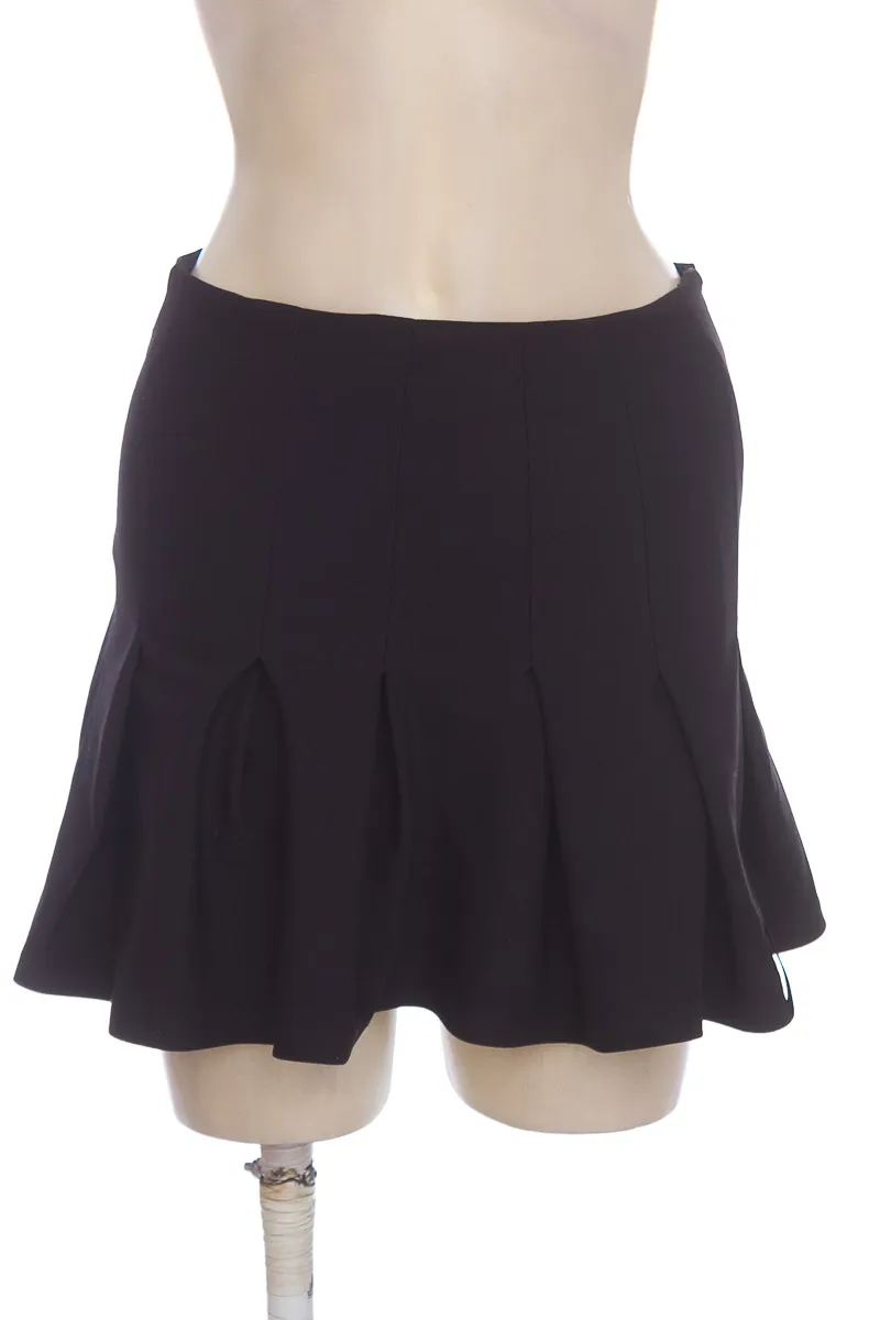 FALDA COLOR NEGRO  BERSHKA
