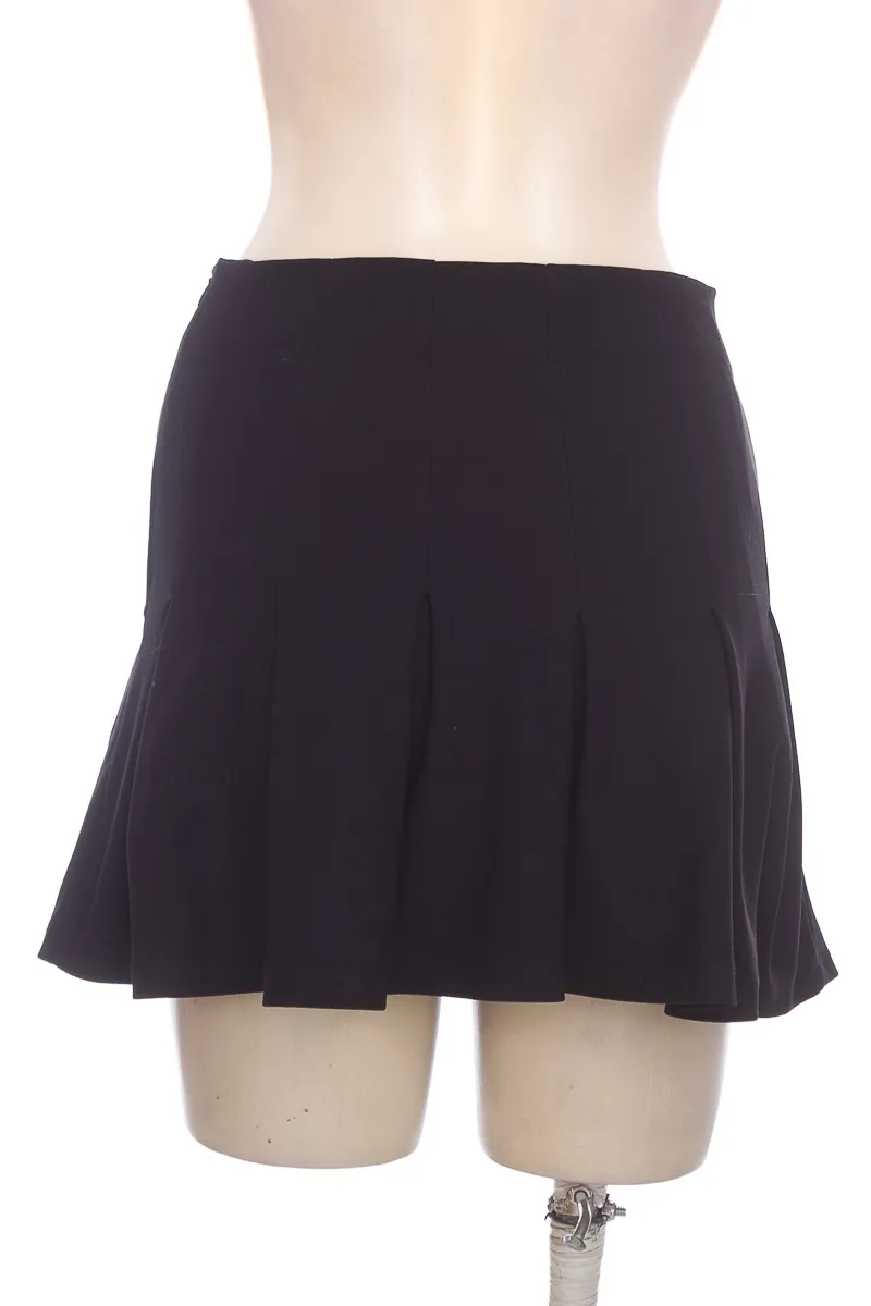 FALDA COLOR NEGRO  BERSHKA
