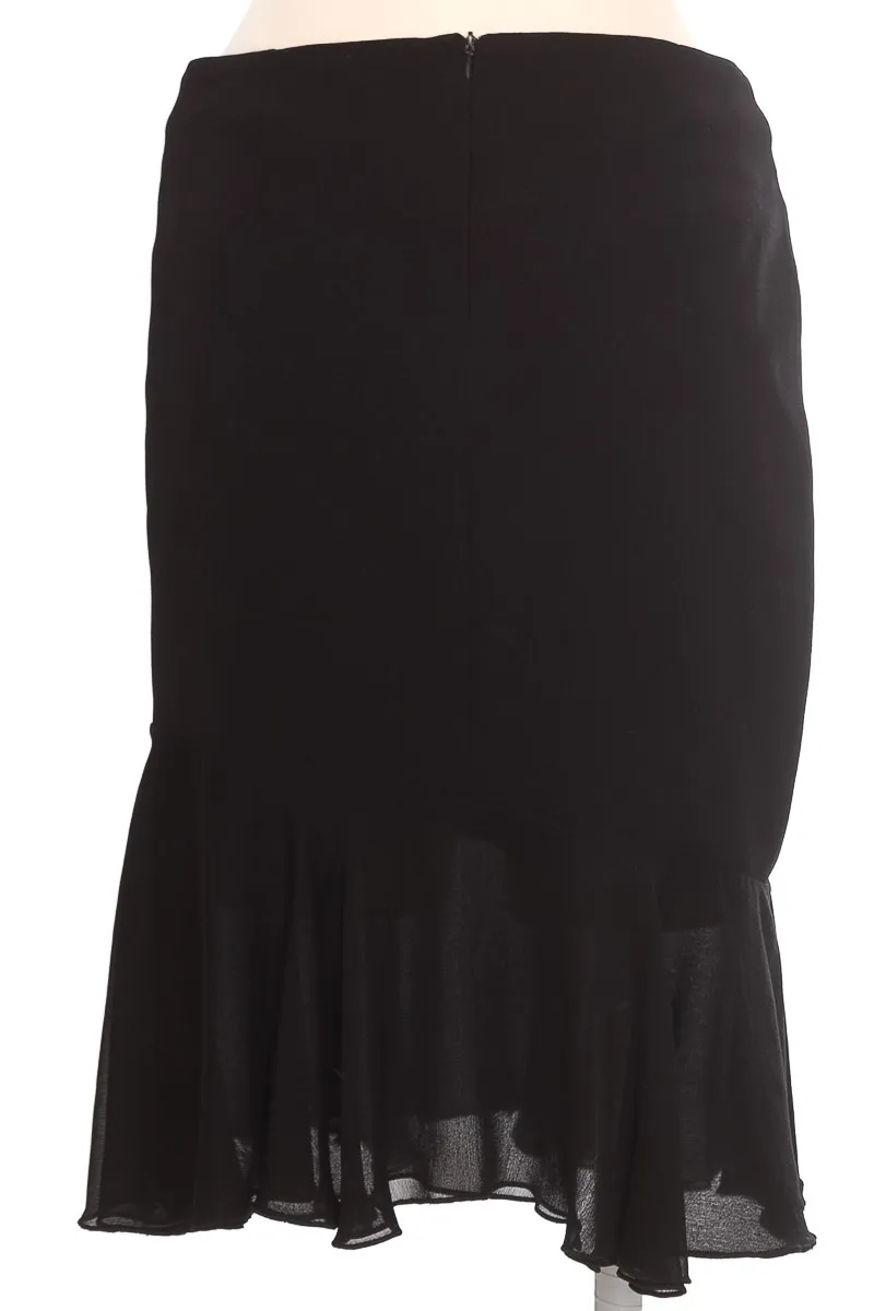 FALDA COLOR NEGRO  CLOSEANDO
