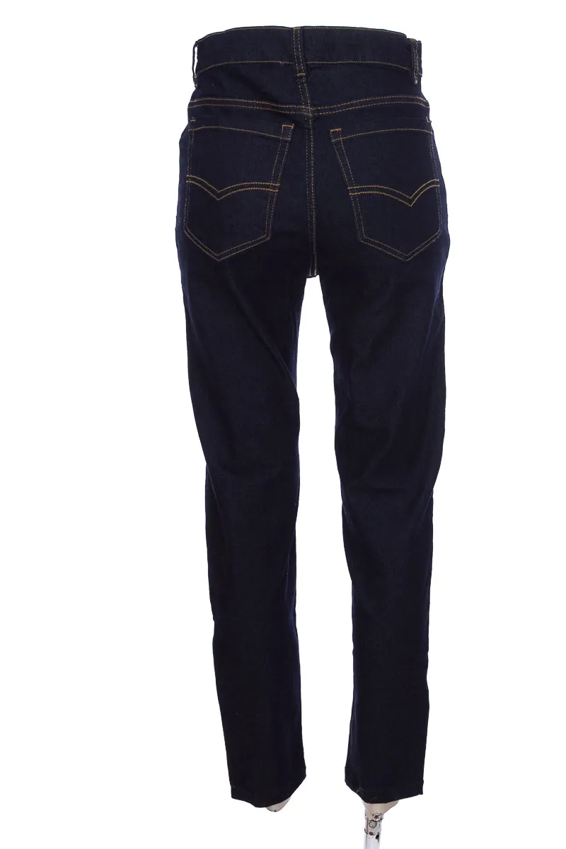 JEAN COLOR AZUL  CLOSEANDO
