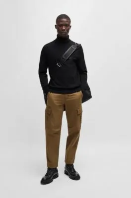 Jersey regular fit de cuello vuelto en algodón y cashmere