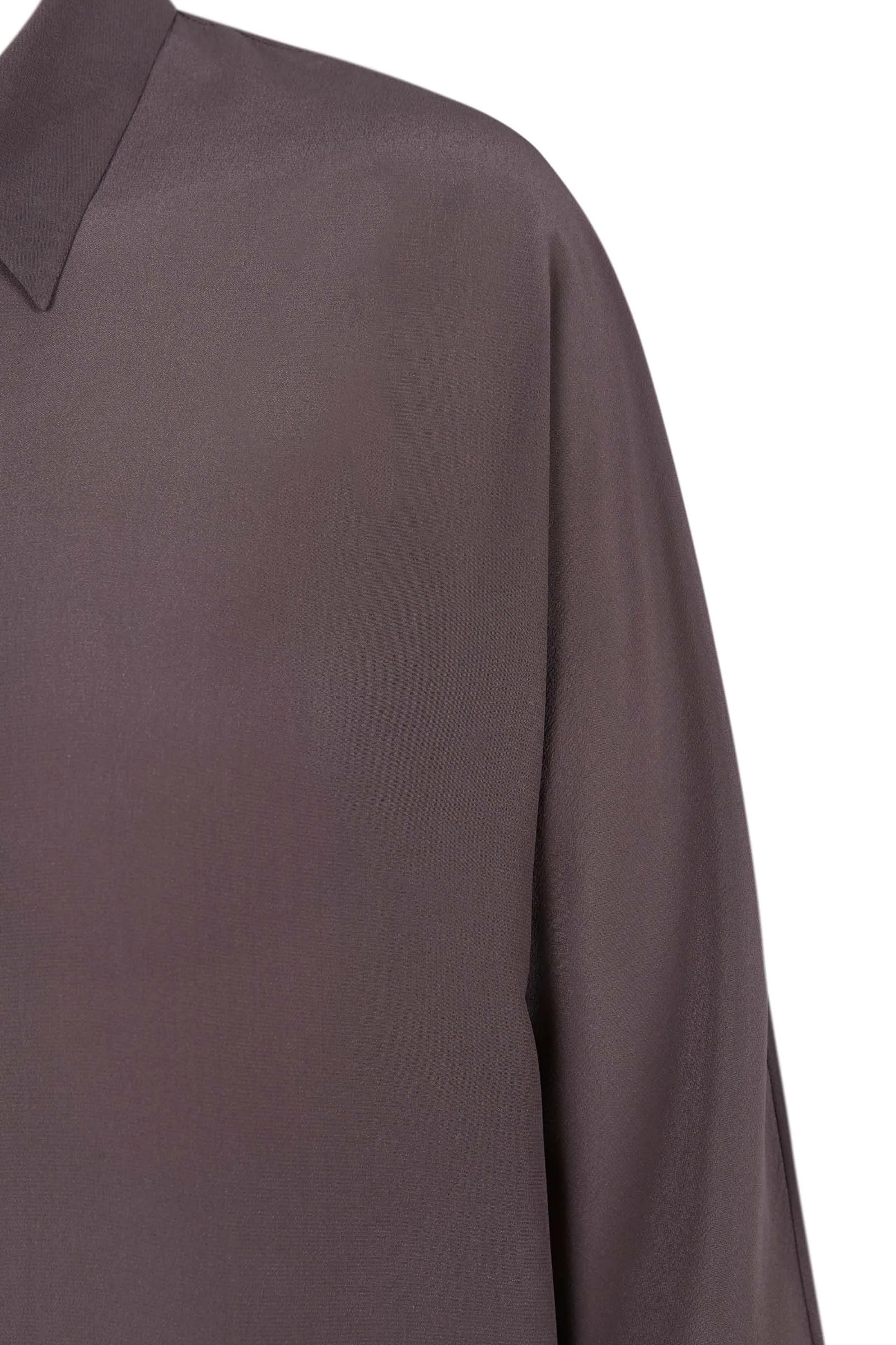Match, lilac silk shirt