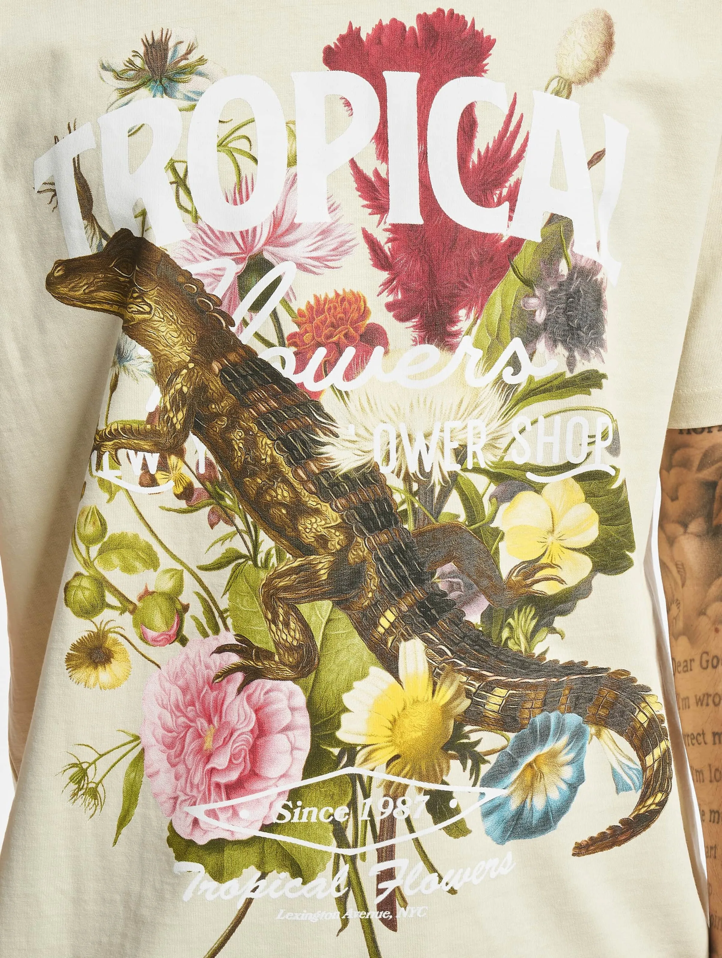 Mister Tee Upscale Tropical Oversize
