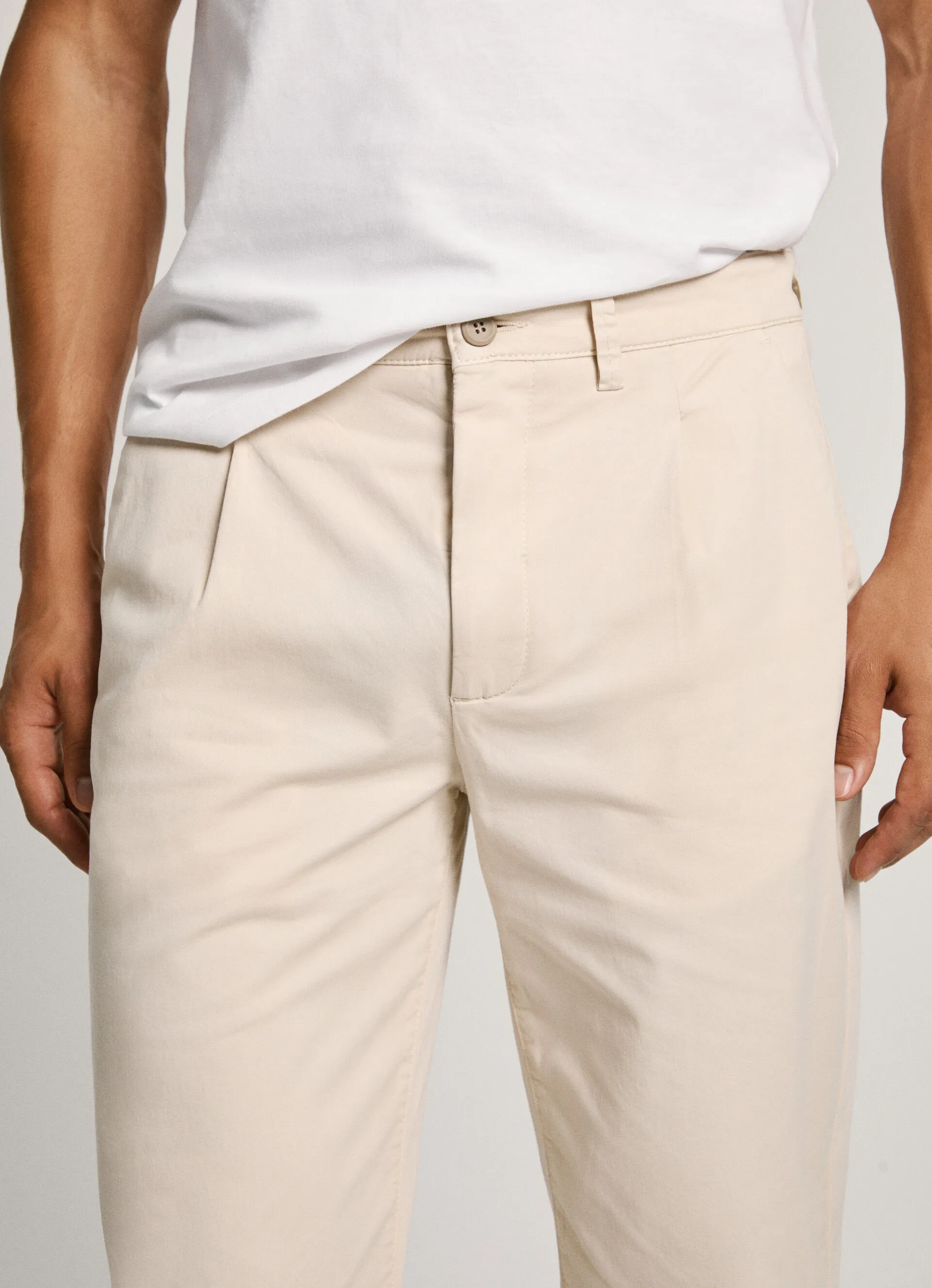 pantalón chino fit relaxed