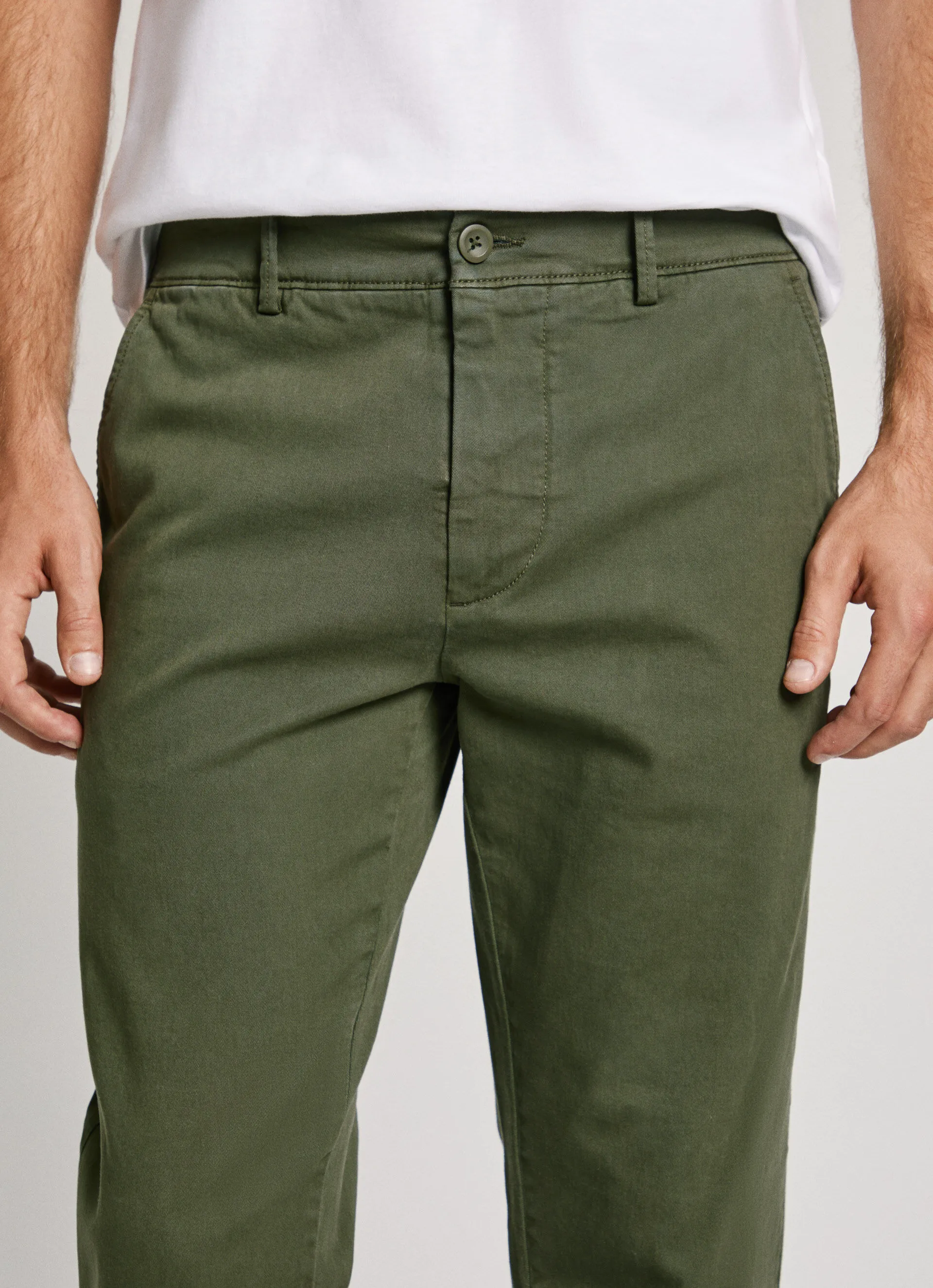 pantalón chino fit slim