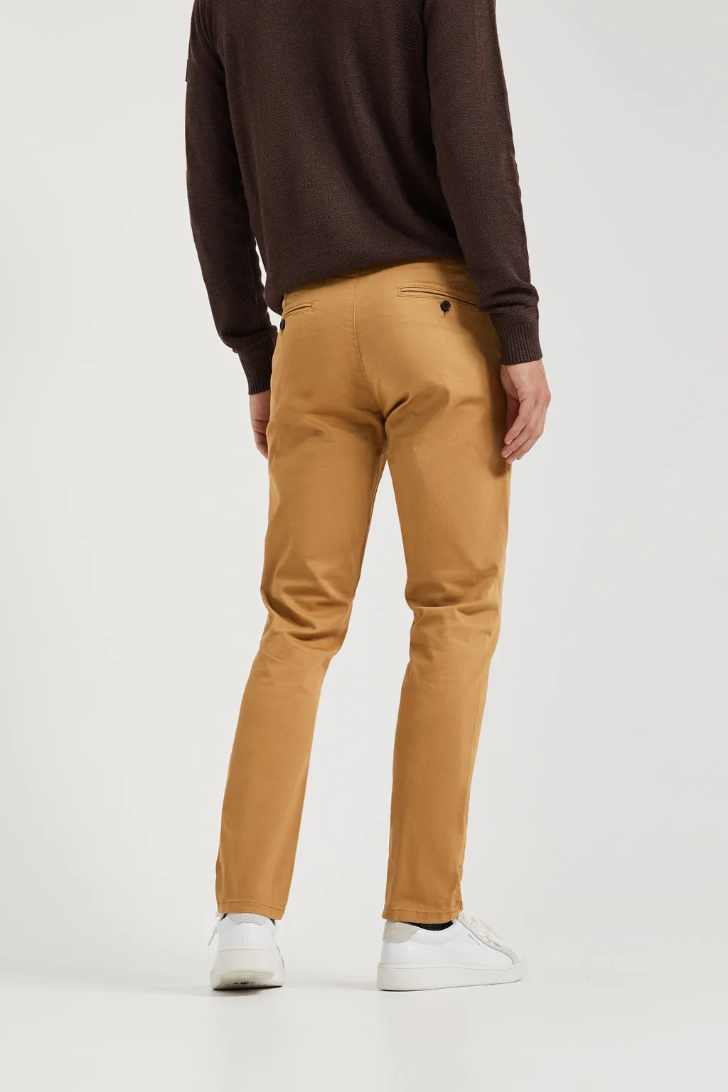 Pantalón chino marrón de corte slim con logo Polo Club en bolsillo trasero