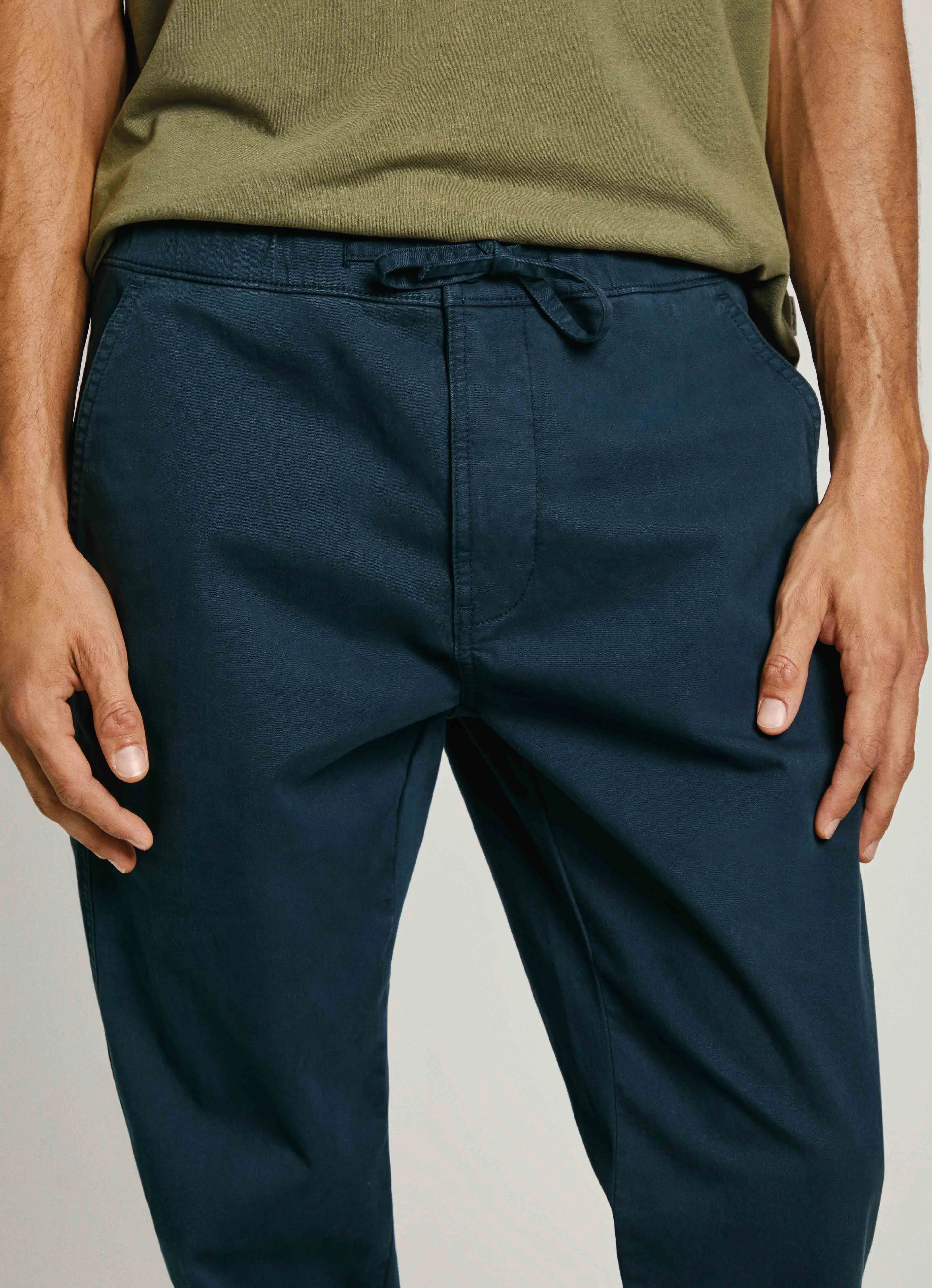 pantalón chino tejido elástico