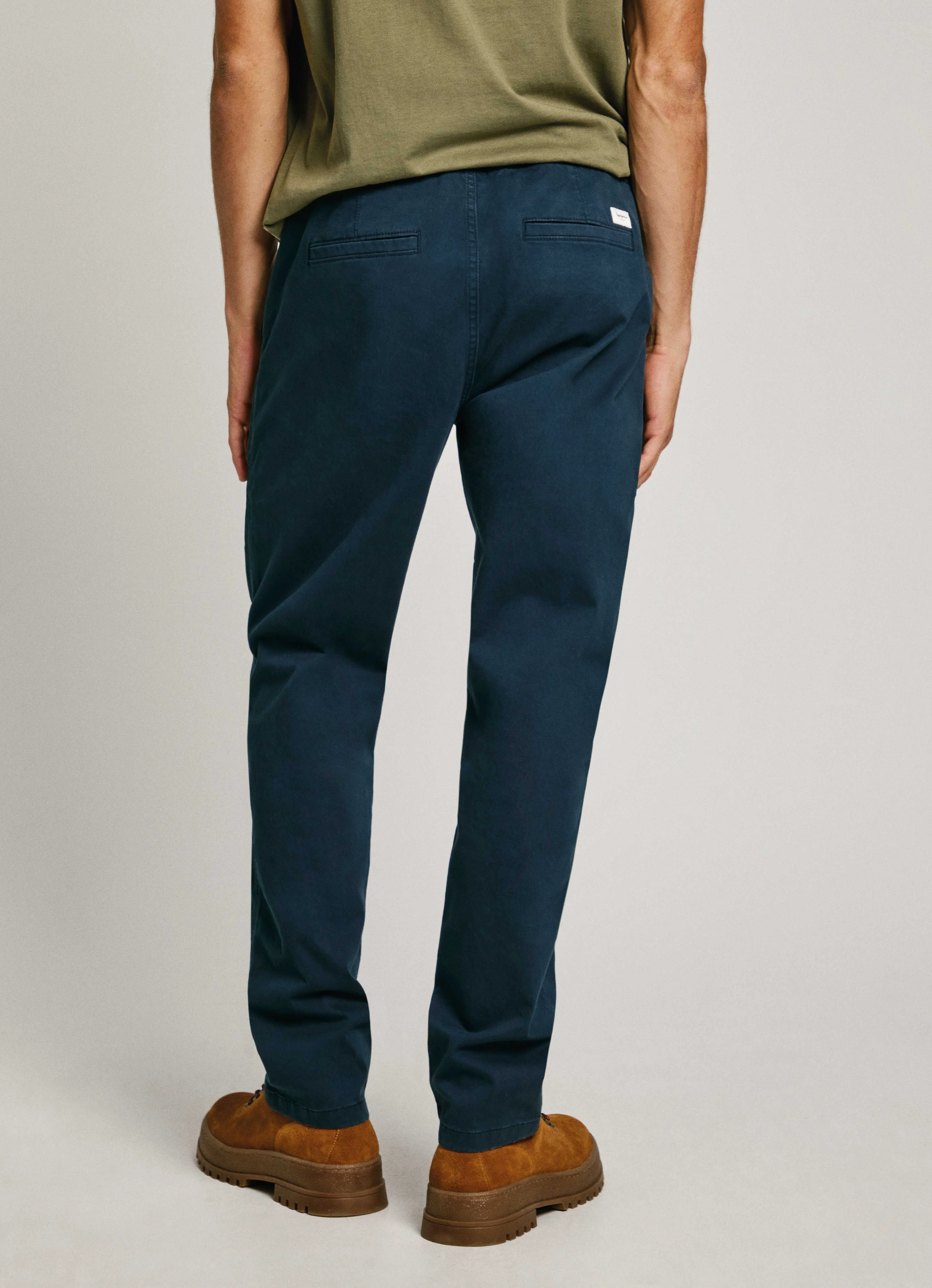 pantalón chino tejido elástico