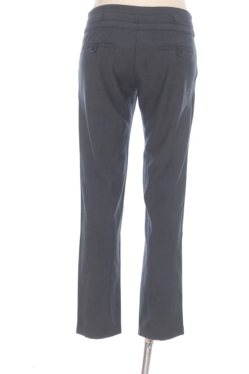 PANTALóN COLOR GRIS  ABRIL