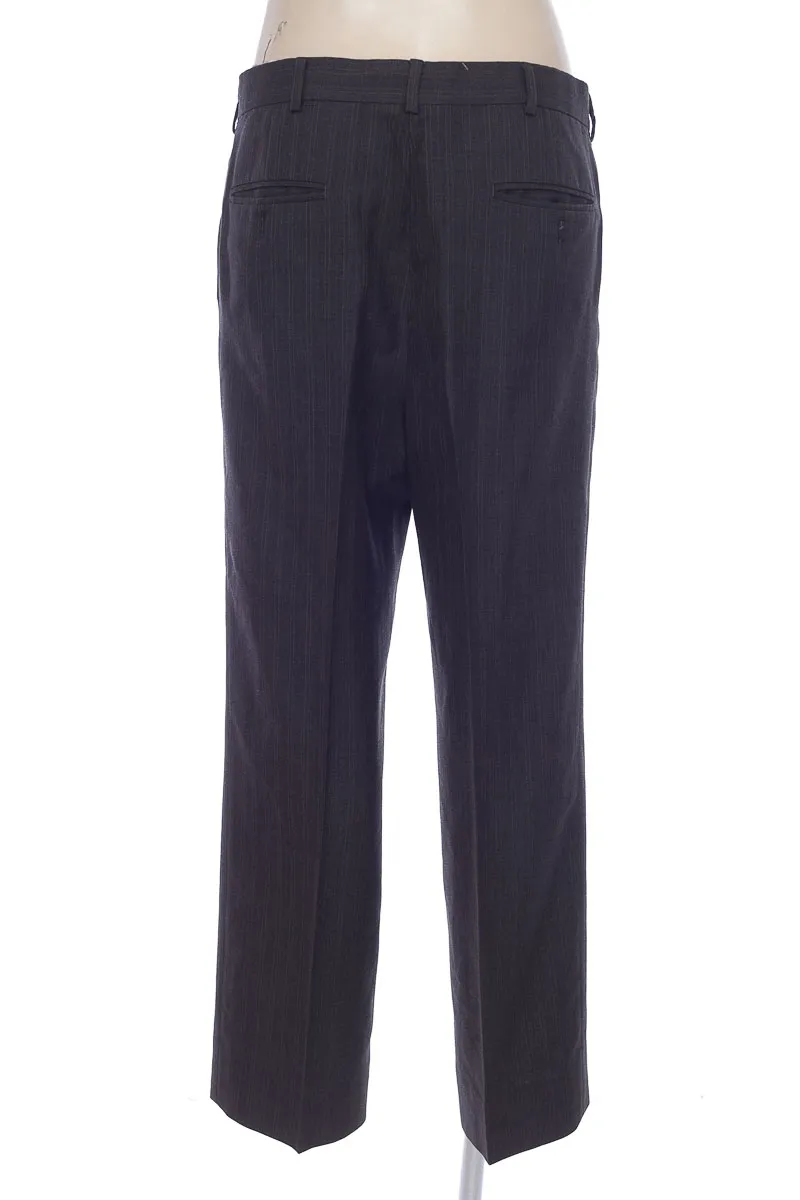 PANTALóN COLOR GRIS  CLOSEANDO