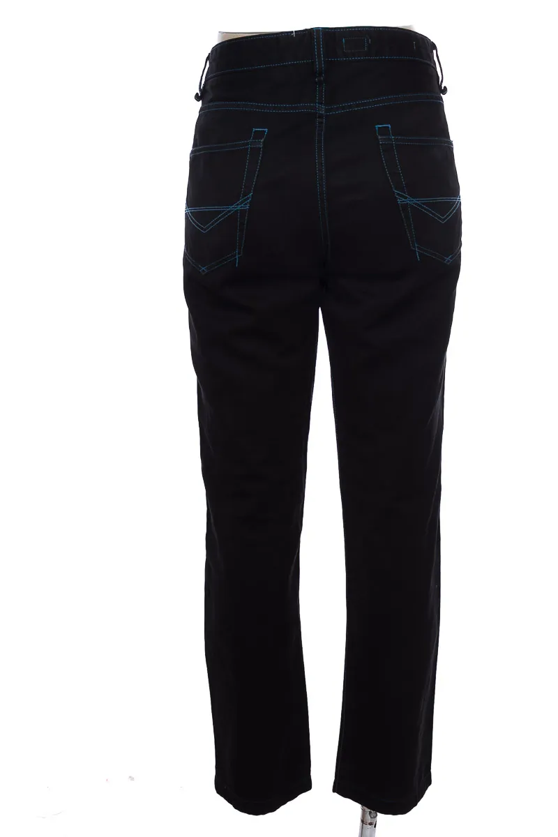 PANTALóN COLOR NEGRO  ARTURO CALLE