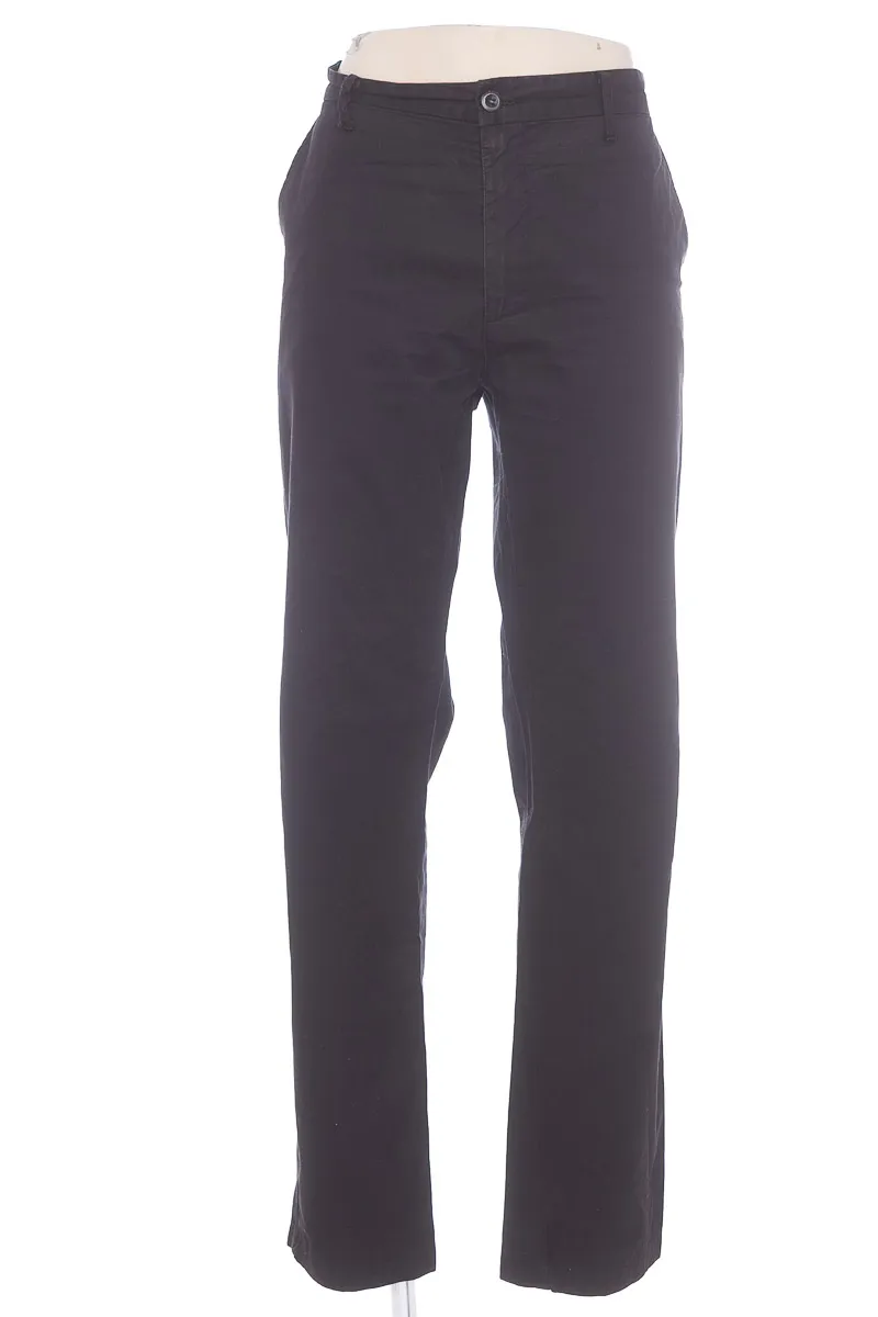 PANTALóN COLOR NEGRO  BASEMENT