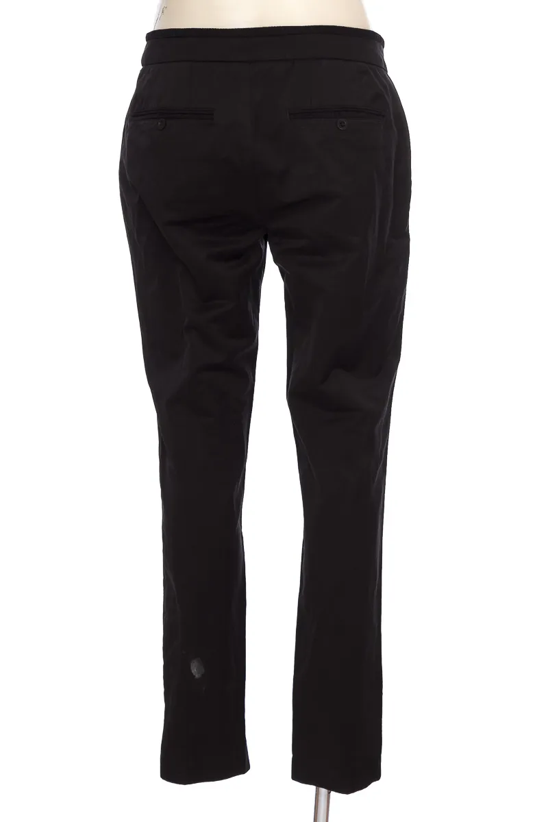 PANTALóN COLOR NEGRO  CHEVIGNON