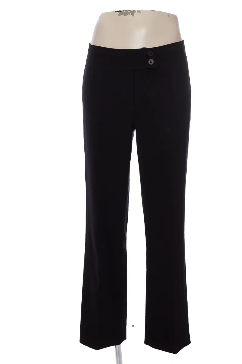 PANTALóN COLOR NEGRO  CLOSEANDO