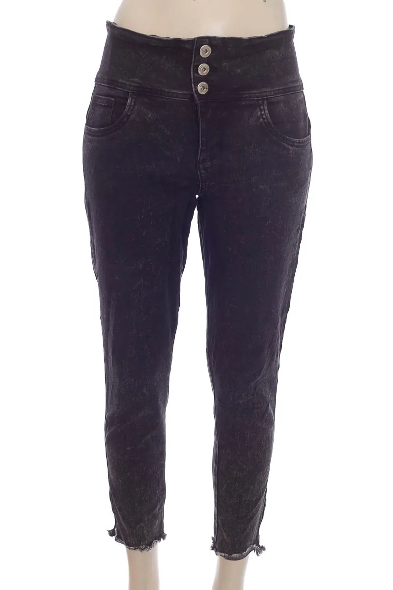 PANTALóN COLOR NEGRO  STOP