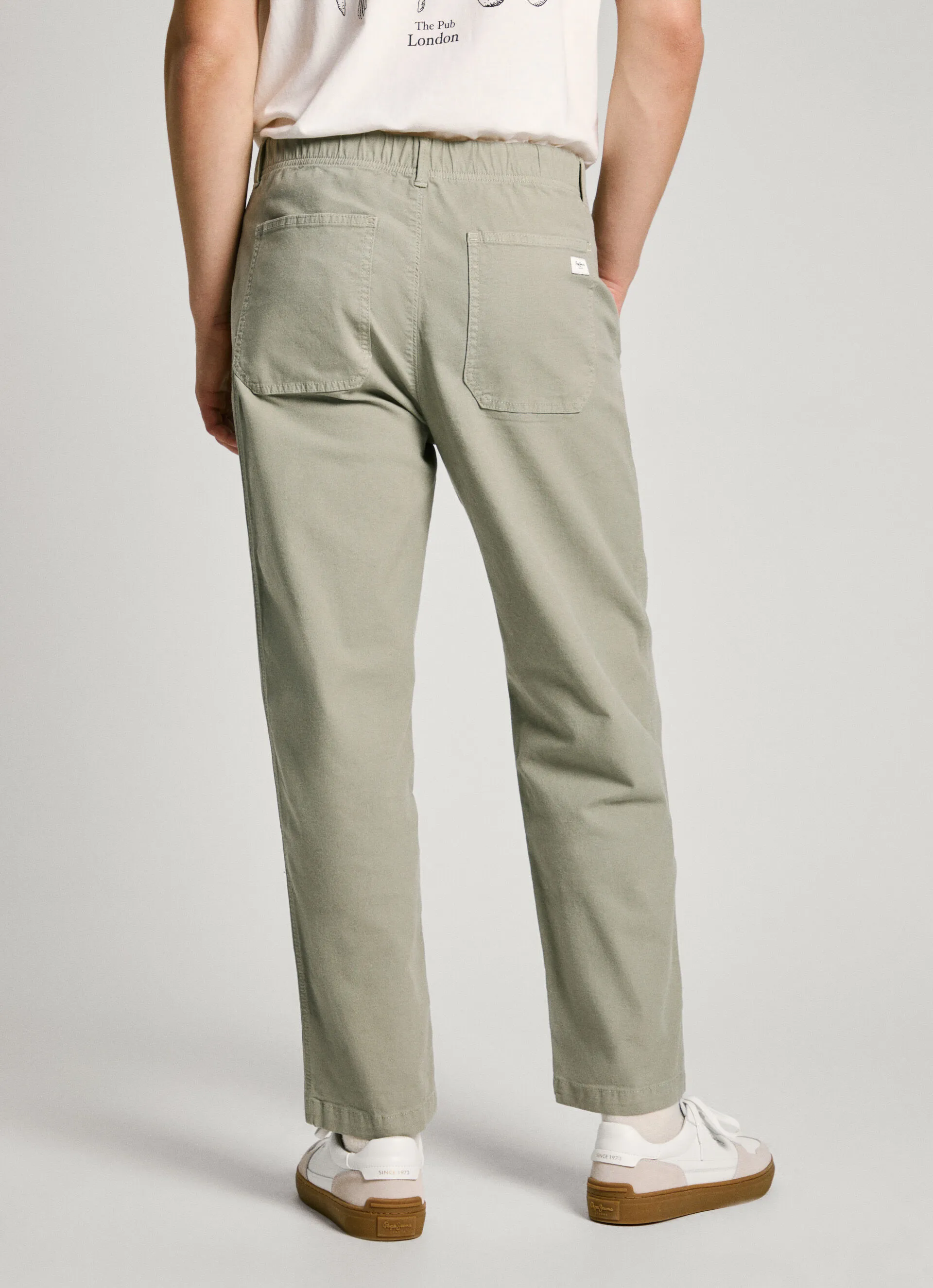pantalón tejido elástico fit relaxed