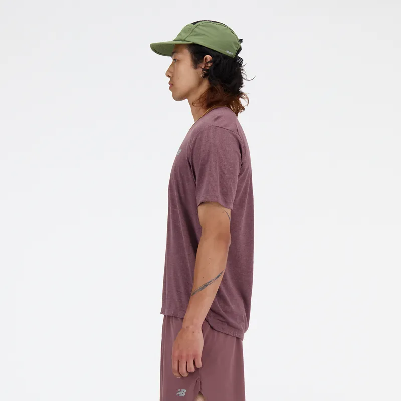 POLERA RUNNING HOMBRE NEW BALANCE ATHLETICS TSHIRT LILA