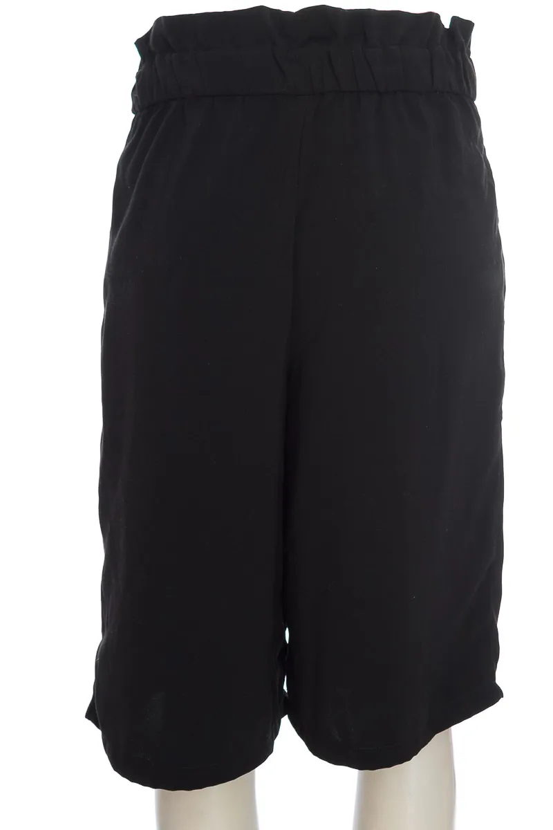 SHORT COLOR NEGRO  TRAFALUC
