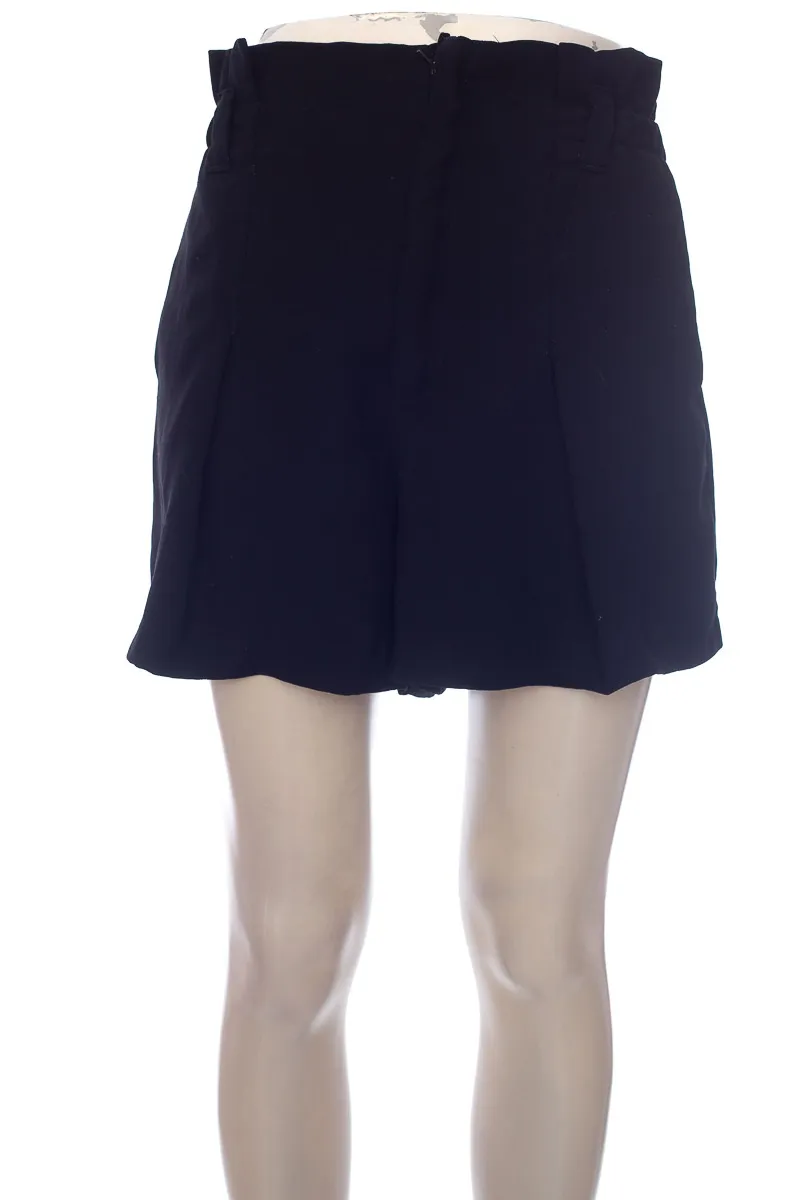 SHORT COLOR NEGRO  ZARA