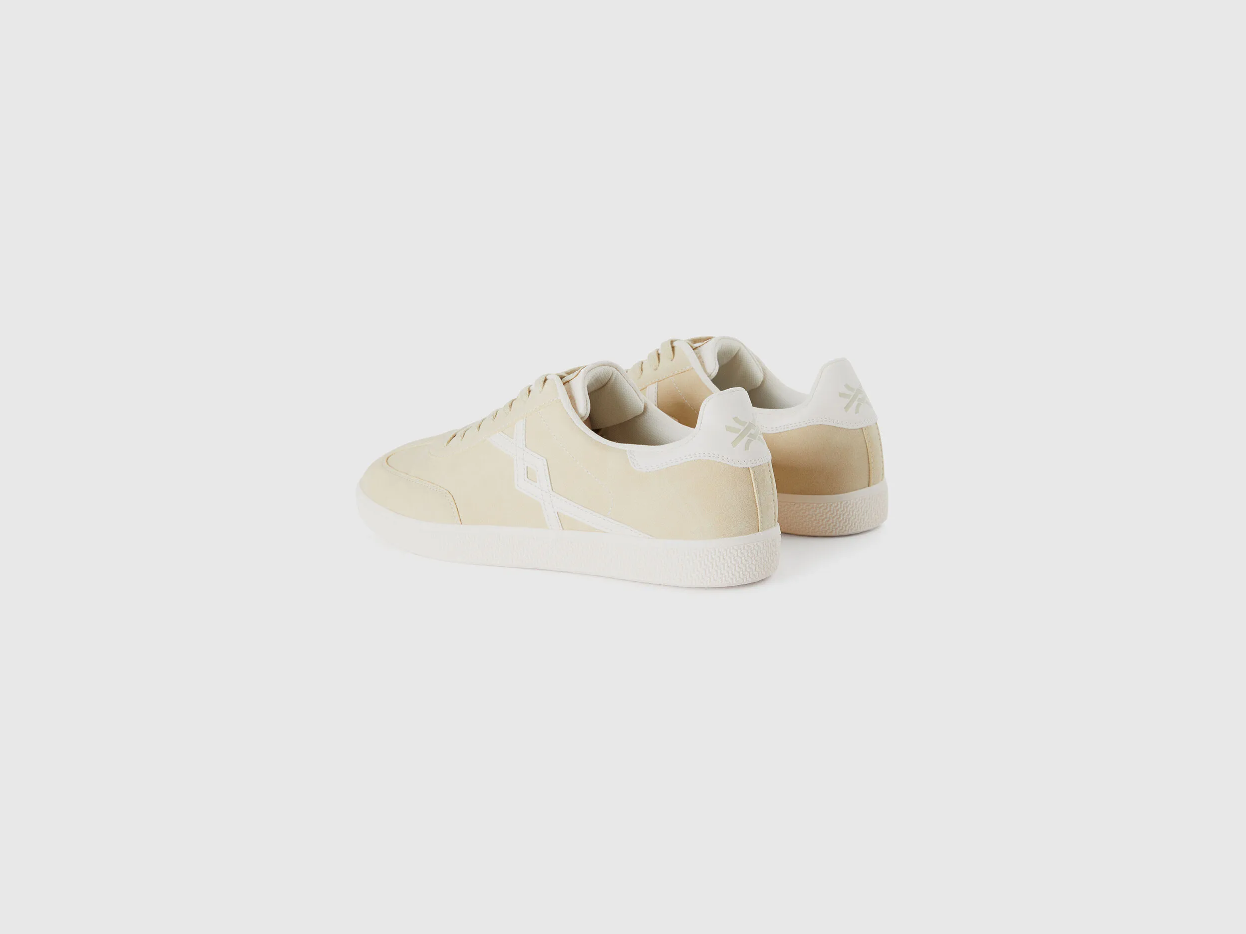 Sneakers bajas con efecto ante