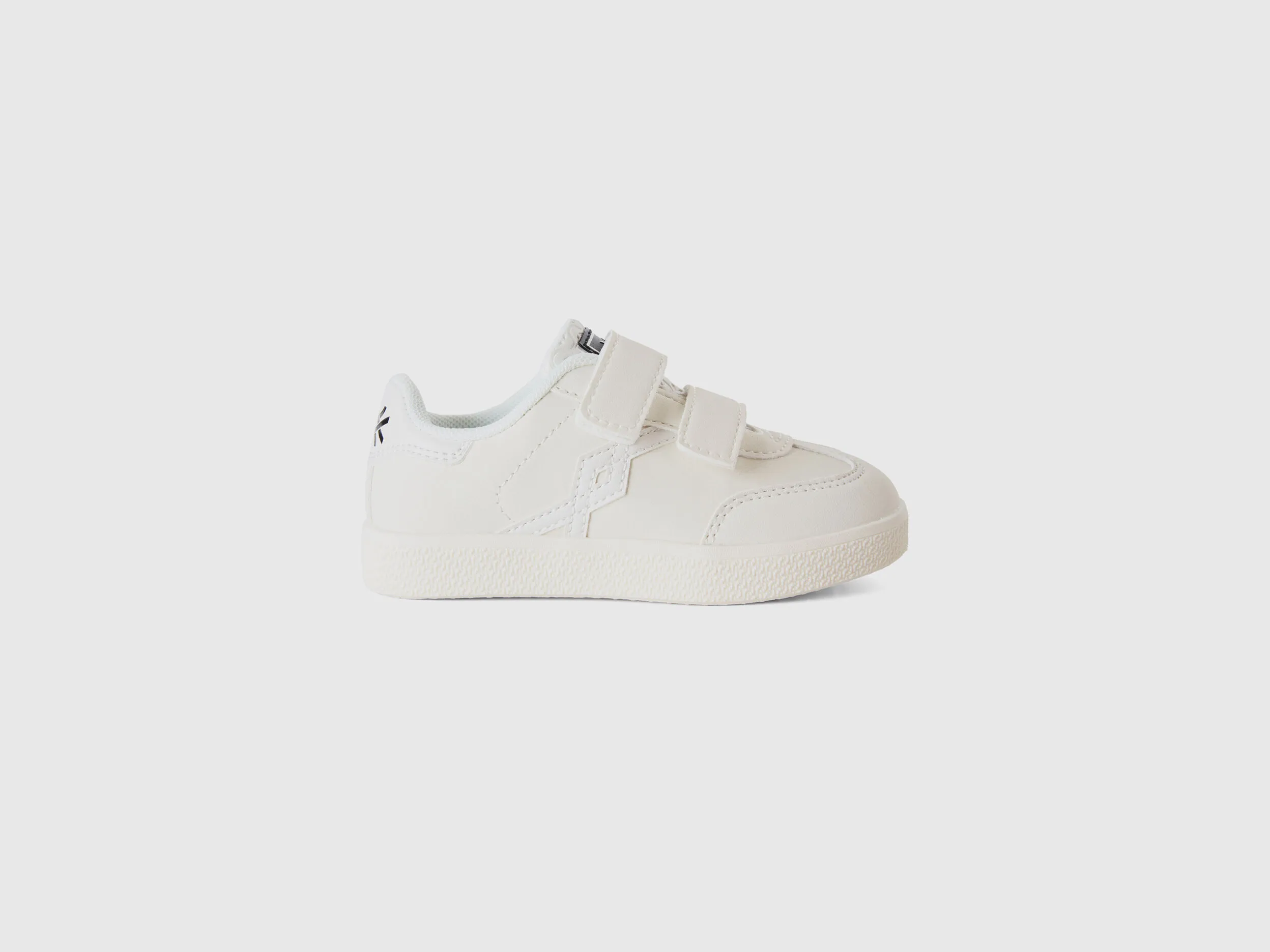 Zapatillas con efecto piel