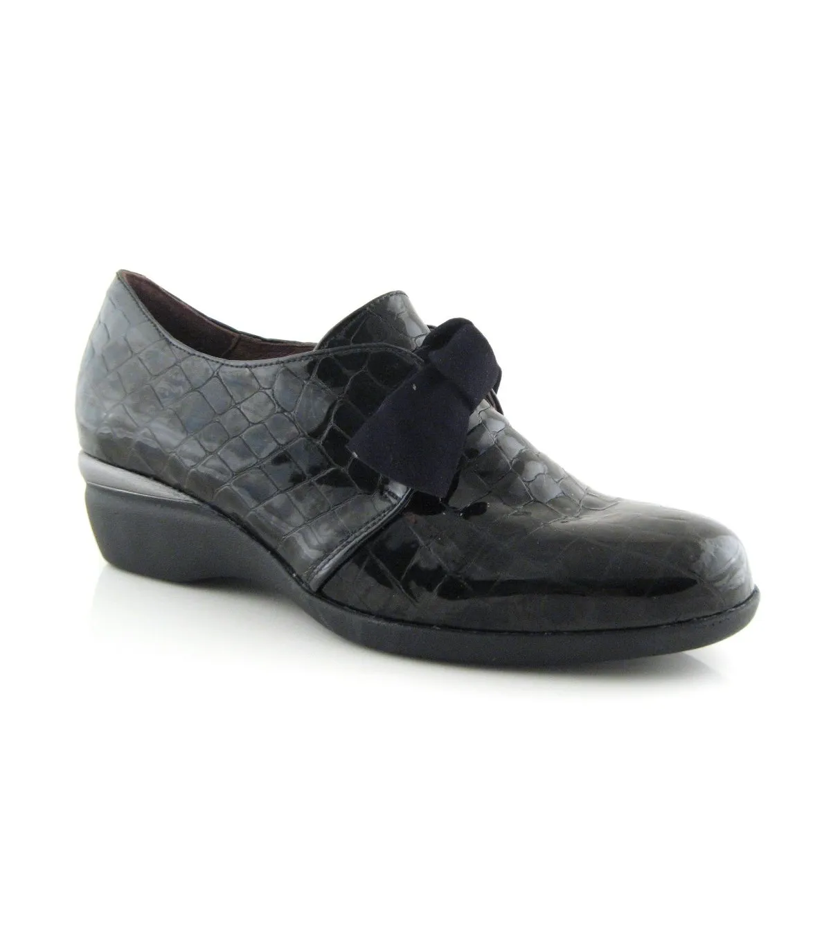 Zapato de cuña con lazo en coco negro